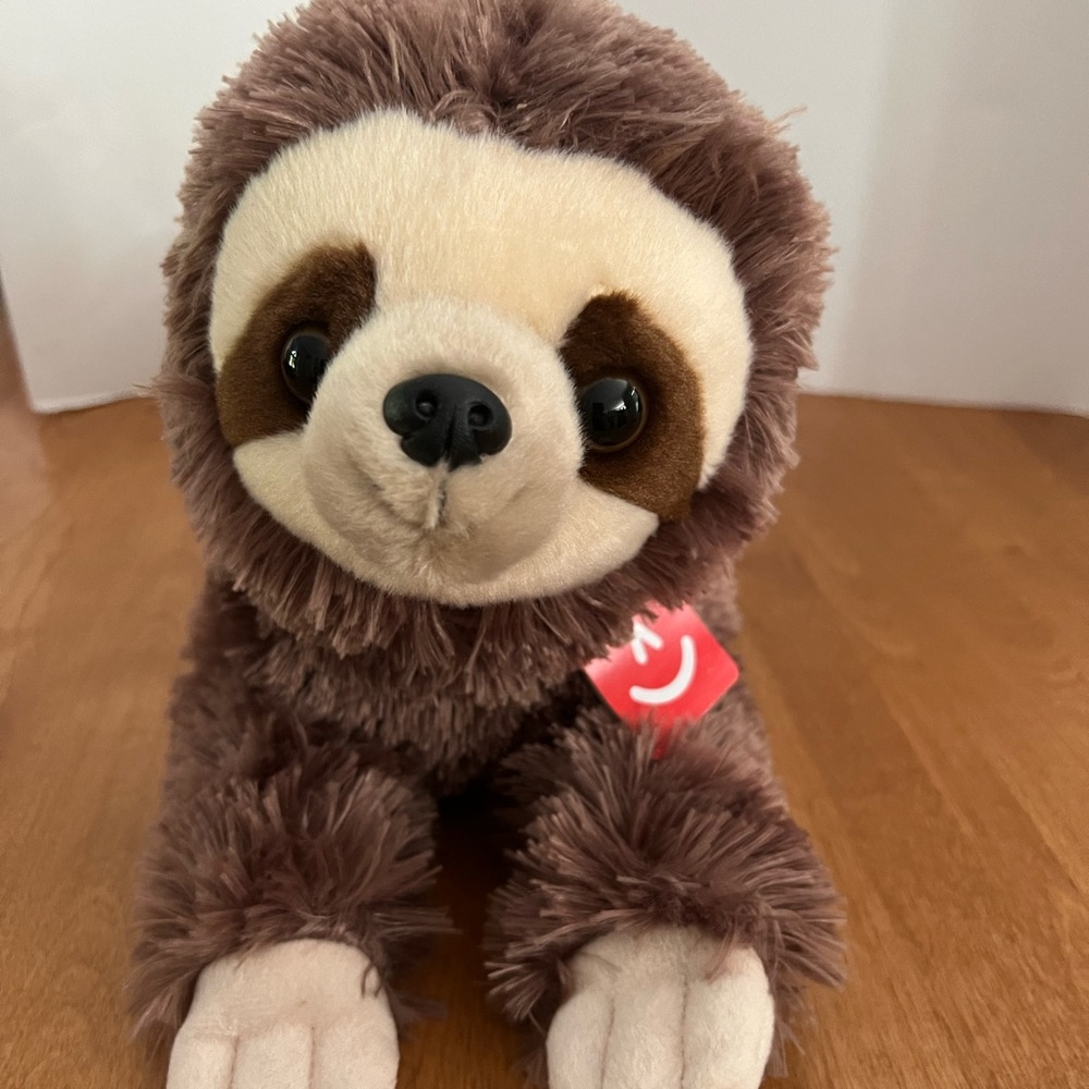 Aururo Plush Sloth laying 17” NWT